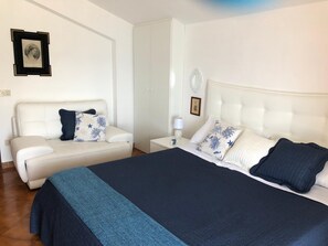 2 Schlafzimmer, Schreibtisch, Bügeleisen/Bügelbrett, WLAN