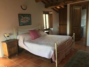6 bedrooms, iron/ironing board, free WiFi, bed sheets