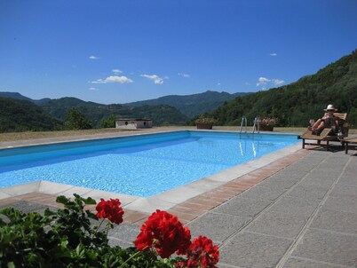 Stunning Tuscan Luxury Villa with Private Pool and 360 degree Panoramic Views.