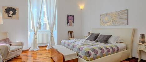 4 quartos, ferros/tábuas de passar roupa, Wi-Fi, roupa de cama