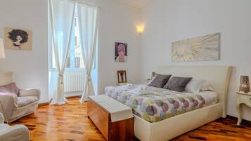 4 bedrooms, iron/ironing board, WiFi, bed sheets