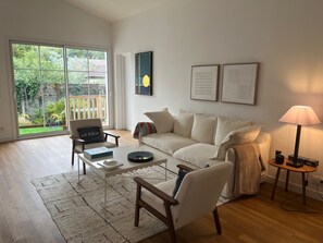 TV, fireplace, DVD player, stereo