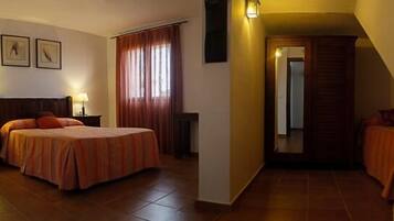 6 dormitoris, planxa i posts de planxar, wifi i roba de llit