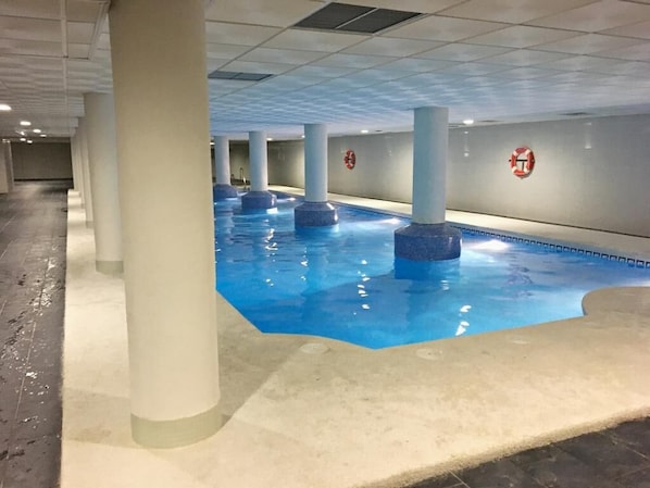 Piscine couverte, piscine chauffée