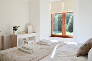 1 habitación, tabla de planchar con plancha, internet y ropa de cama