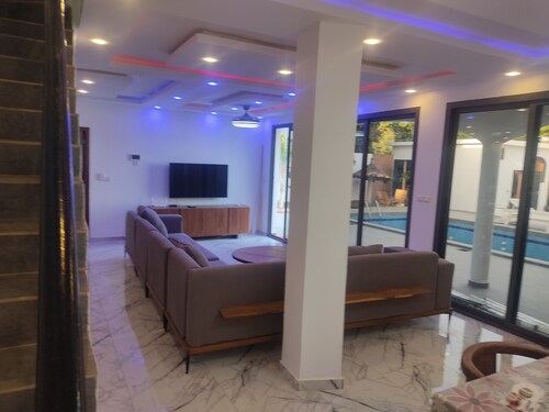 Villa mit Pool und Garten in Ngaparou Saly Portudal La Somone Senegal