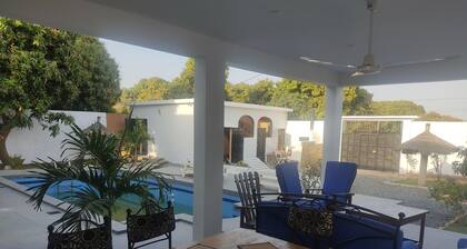 Villa de luxe Piscine et jardin à Ngaparou entre Saly et La Somone Sénégal