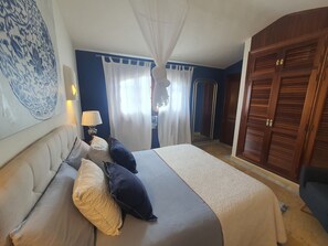 1 slaapkamer, een strijkplank/strijkijzer, wifi, beddengoed