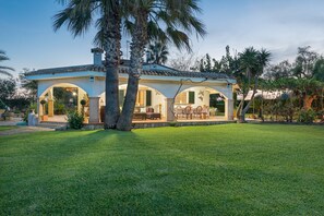 Exterior - SANTA EULALIA PETIT - Villa with private pool in Santa Margarita. Free WiFi (Santa Margalida)