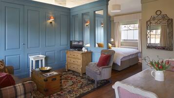 1 bedroom, Egyptian cotton sheets, iron/ironing board, free WiFi