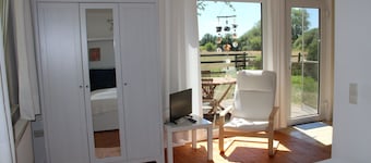 Idyllic "witches house" directly on the lake with private jetty