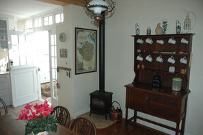 Family Cottage, Multiple Beds, Non Smoking, Sea View | Living area - 2 Cottons Cottage (Cape Town)