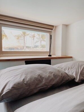 Caja de seguridad en la habitación, cortinas blackout y wifi gratis 