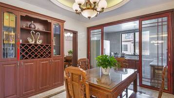 Ferienhaus, 4 Schlafzimmer | Wohnbereich | Fernseher