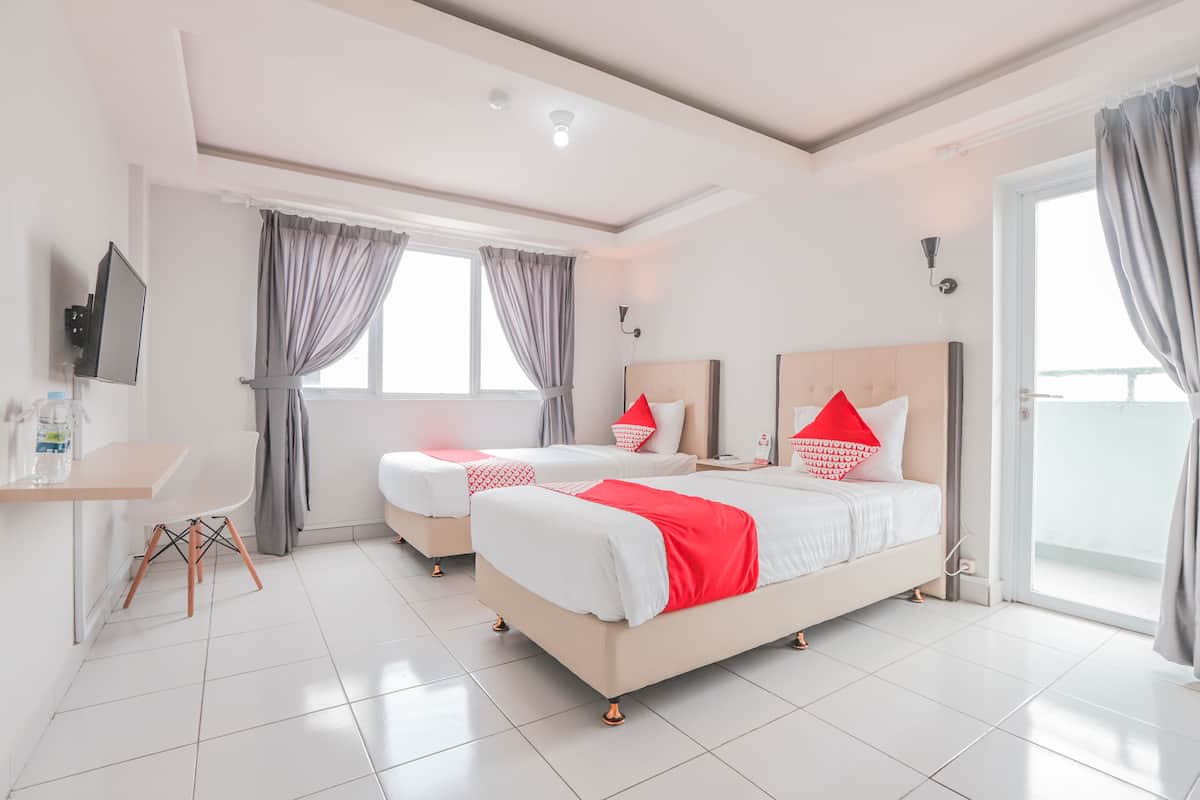 Desk, free WiFi, bed sheets