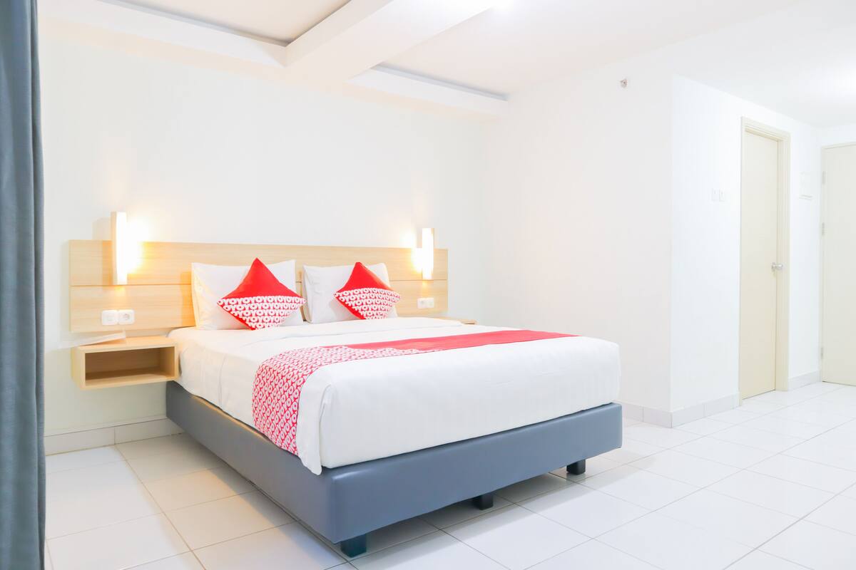 Deluxe Double Room | Desk, free WiFi, bed sheets
