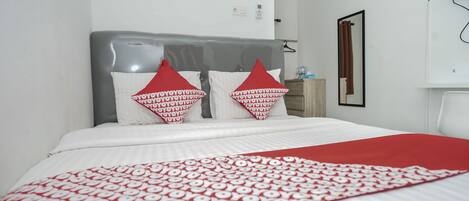 Standard Double Room | Free WiFi, bed sheets