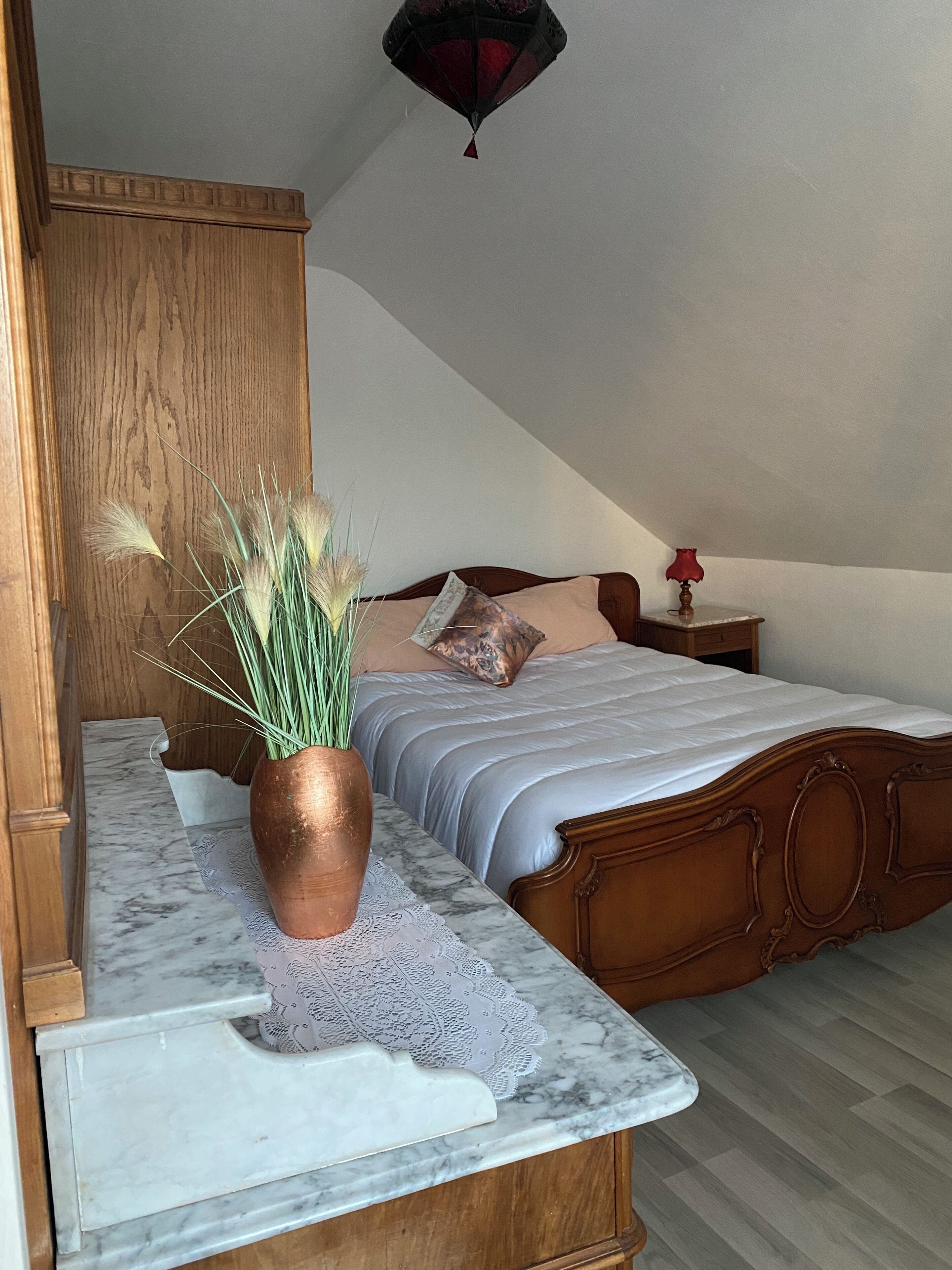 2 slaapkamers, een strijkplank/strijkijzer, reisbedje, wifi