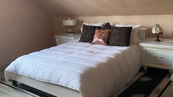 2 bedrooms, iron/ironing board, travel cot, WiFi
