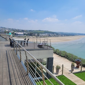 Property grounds - Villa with stunning view of the sea (Saint-Nic)