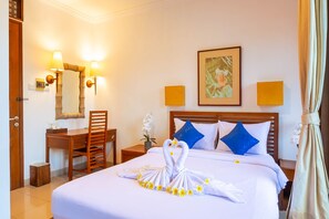 デスク、防音設備、WiFi (無料)、ベッドシーツ