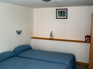 2 slaapkamers, een strijkplank/strijkijzer, gratis wifi