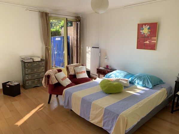 1 dormitorio, escritorio, tabla de planchar con plancha y wifi gratis