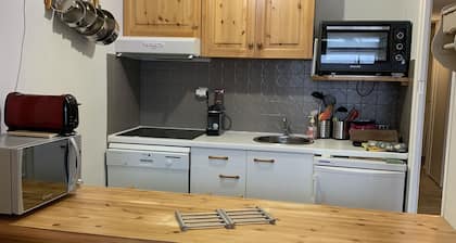 Jeder Komfort 34 mÂČ SĂŒdbalkon am FuĂe der Piste 2 Alpen 4/5 Pers. Parkplatz