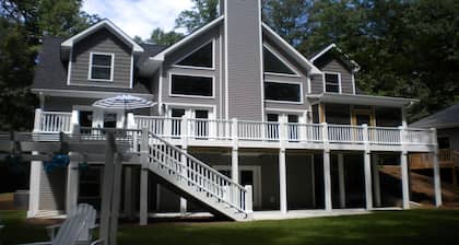 KAUNISTA RANNATALOA VAIN TAKAISSA HARTWELL-JÄRJESTELMÄSSÄ 300 TURMALLA TUGALON VALTION PARKISTA