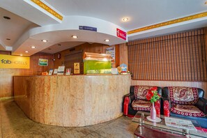 Quầy tiếp tân