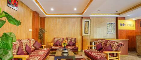 Coin salon dans le hall