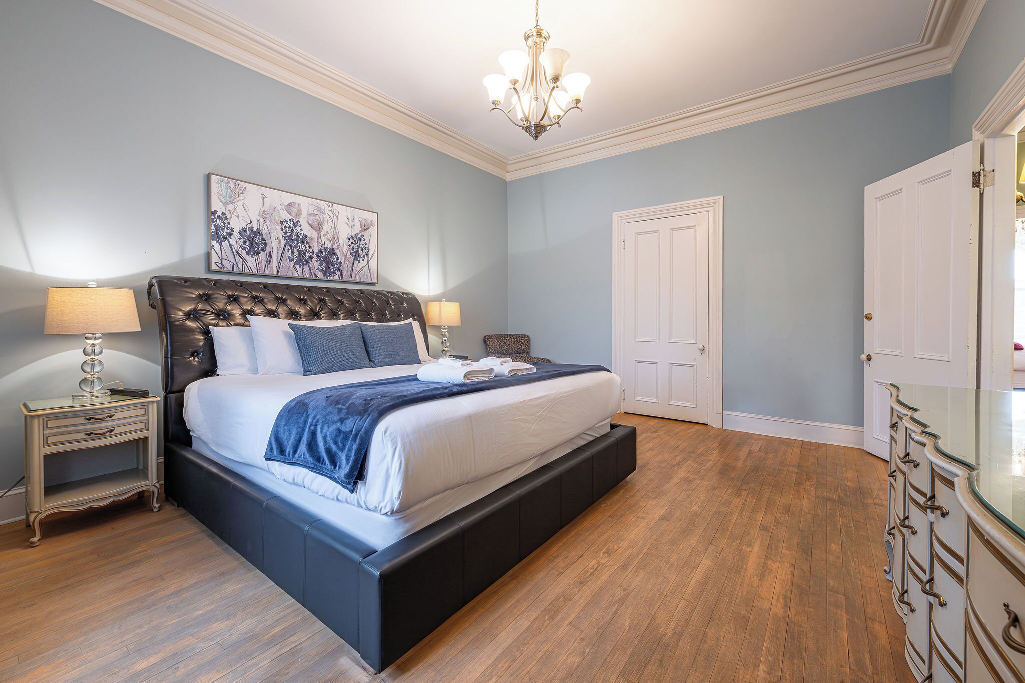 4 chambres, fer et planche à repasser, Wi-Fi gratuit, draps fournis