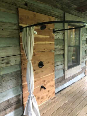 Unclassified image, 2 of 30, button - Log Cabin Overlooking the River - 1 Mile from Beech Bend Raceway (Bowling Green)