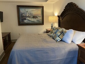 4 bedrooms, iron/ironing board, WiFi, bed sheets - Destin Penthouse three story condo located inside the village of baytown (Miramar Beach)