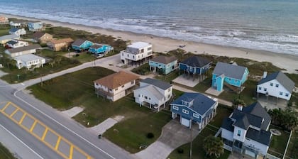 NEWLY REMODELED OVERSIZED 2nd row beach house sleeps 14+, 75 yards to the water.