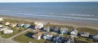NEWLY REMODELED OVERSIZED 2nd row beach house sleeps 14+, 75 yards to the water.