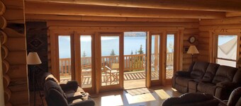 Maison spacieuse en rondins du lac Georgetown