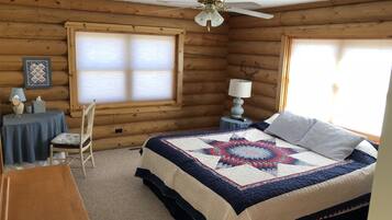 5 bedrooms, iron/ironing board, WiFi, bed sheets