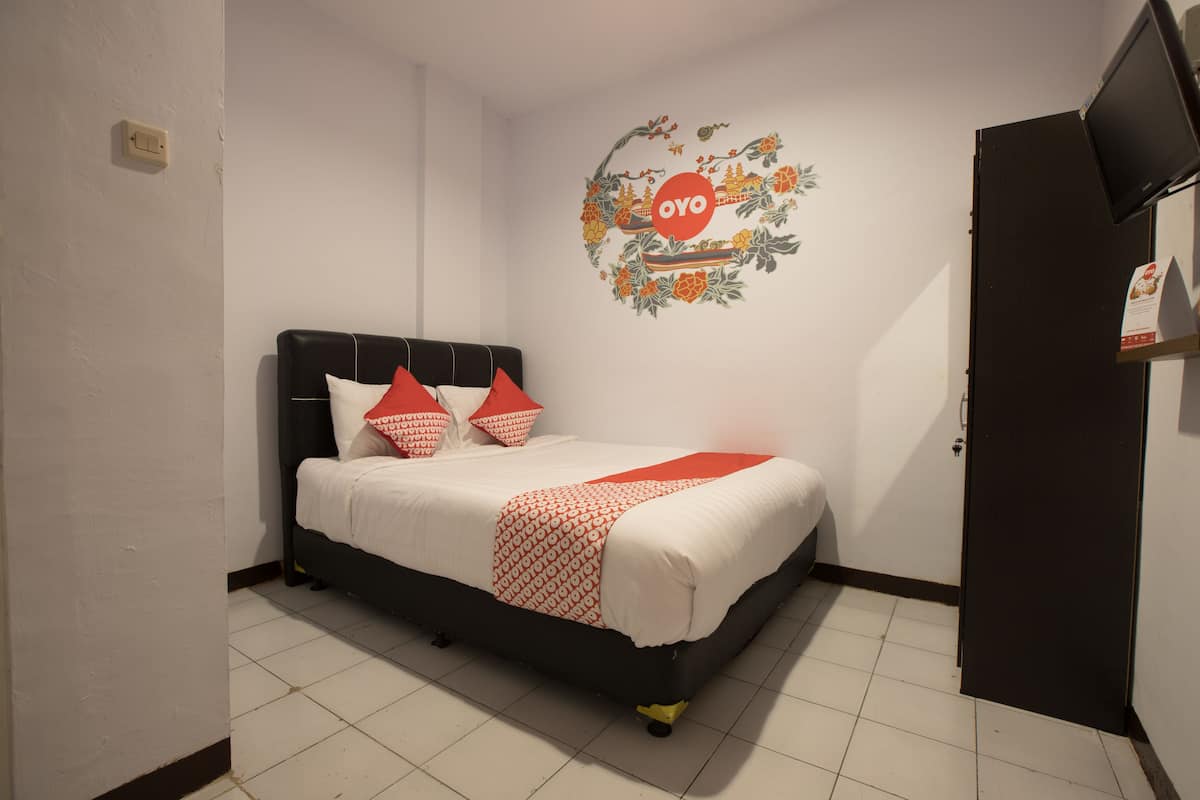 Standard Double Room | Desk, free WiFi, bed sheets