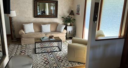 Beautiful home minutes to the beach