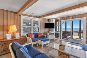 TV, DVD-spiller og bøker