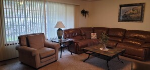 TV, Netflix, DVD-spiller og strømmetjenester