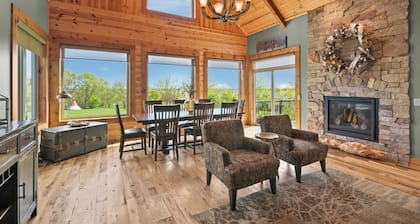 Lake Wanahoo Luxury Cabin!