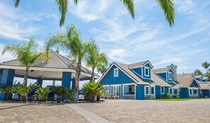 المنشأة من الخارج