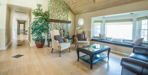 المنشأة من الداخل