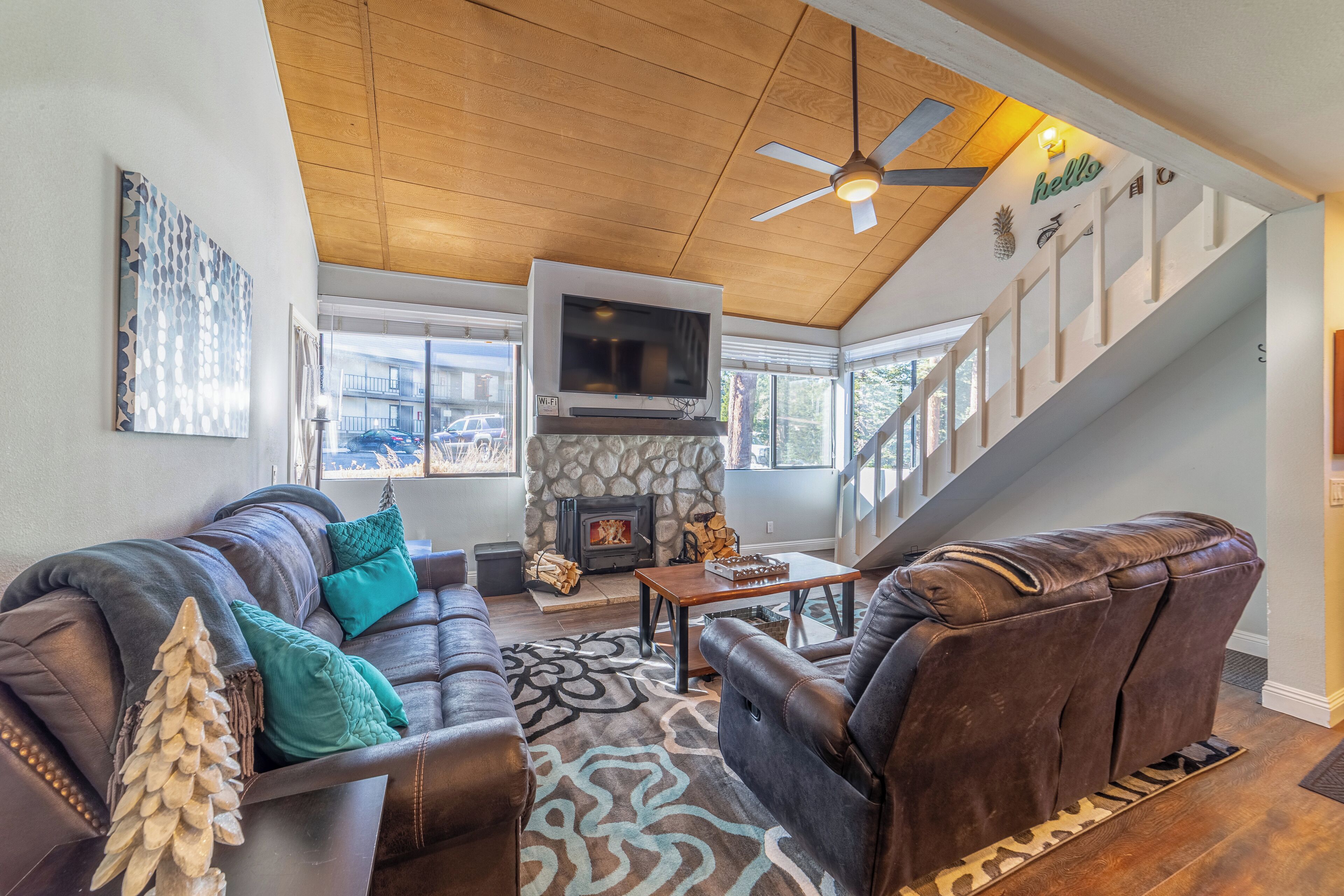 スマートテレビ、暖炉