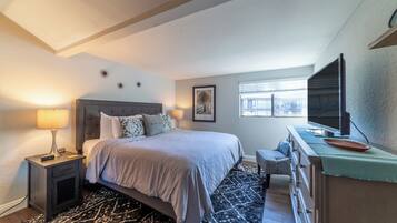 2 bedrooms, iron/ironing board, travel cot, free WiFi