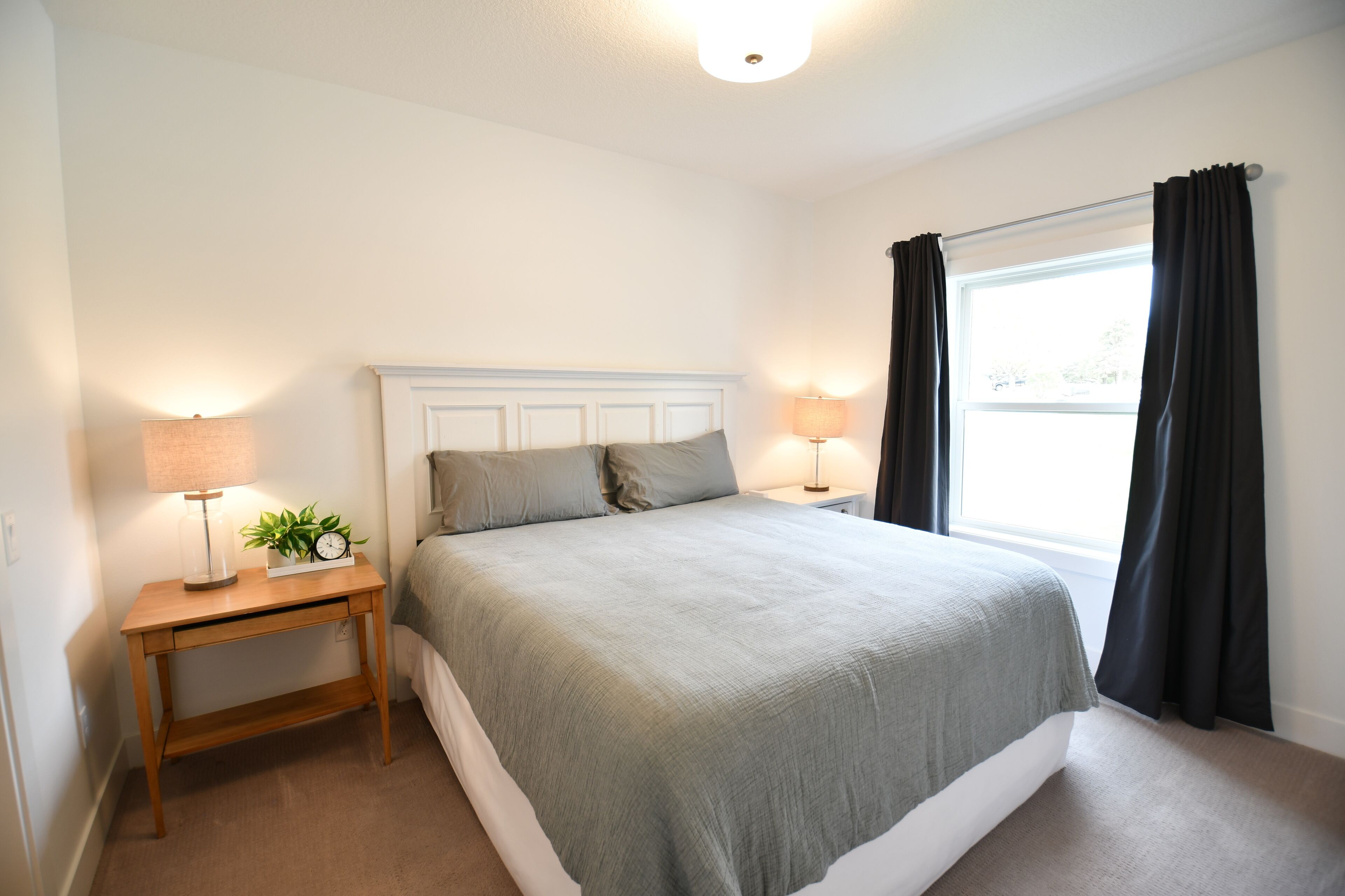 6 bedrooms, iron/ironing board, bed sheets