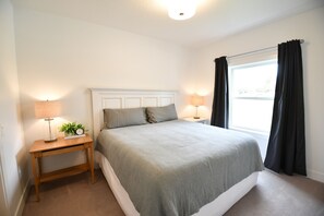 6 間睡房、熨斗/熨衫板、床單