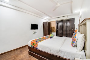 Deluxe Room, 1 Double Bed, Non Smoking | Bathroom | Shower, free toiletries, towels - FabHotel Rajnandani Residency (Indore)